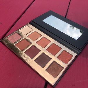 CROWN Pro Eyeshadow Pallet